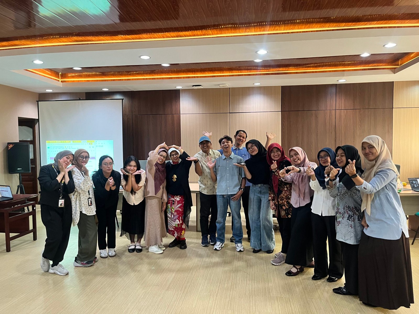guru-guru tangerang mengajar kespro - healtheroes.id
