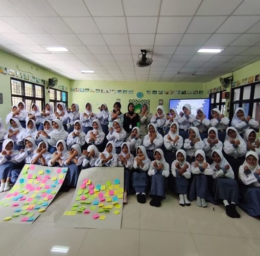 Remaja Perempuan Berani Mengenal Batasan Diri: Bentuk Implementasi Health Heroes Facilitator Goes To School di SMPN 30 Kota Tangerang